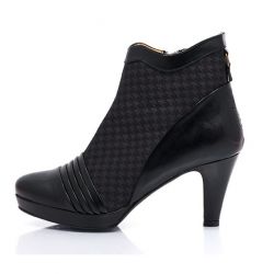 Bourgeois Boheme - Lindsay Black Tweed, vegan